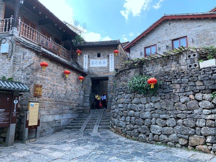 小镇惊魂